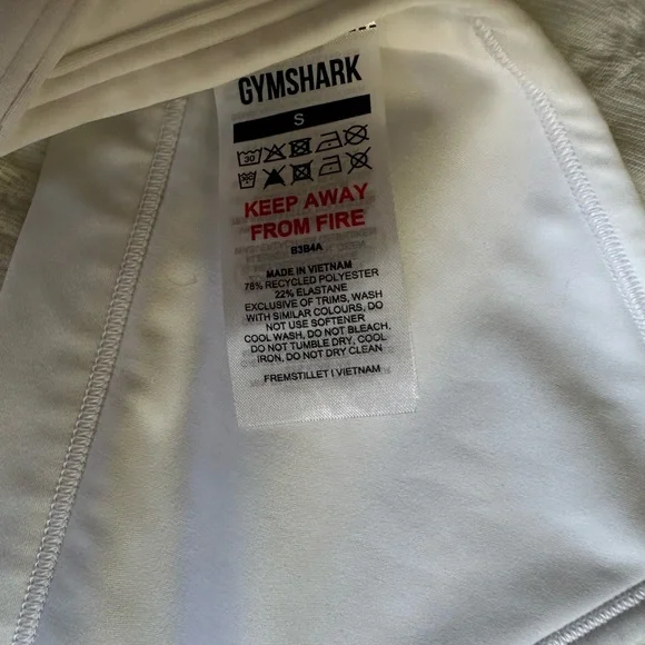 Gymshark minimal bra white with halterneck adjustable strap S - Picture 4 of 5